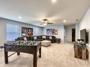 House, 6 Bedrooms