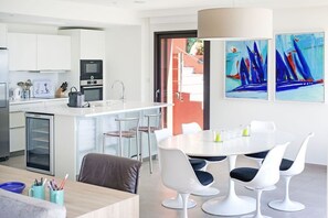 Dining - Luxury villa - 3 bedrooms/3 bathrooms- overlooking the bay of Villefranche (Villefranche-sur-Mer)