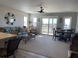 TV - Starfish is an end unit with beautiful views of the Pamlico Sound! (HATTERAS)
