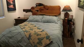 3 bedrooms, iron/ironing board, travel crib, WiFi (free)