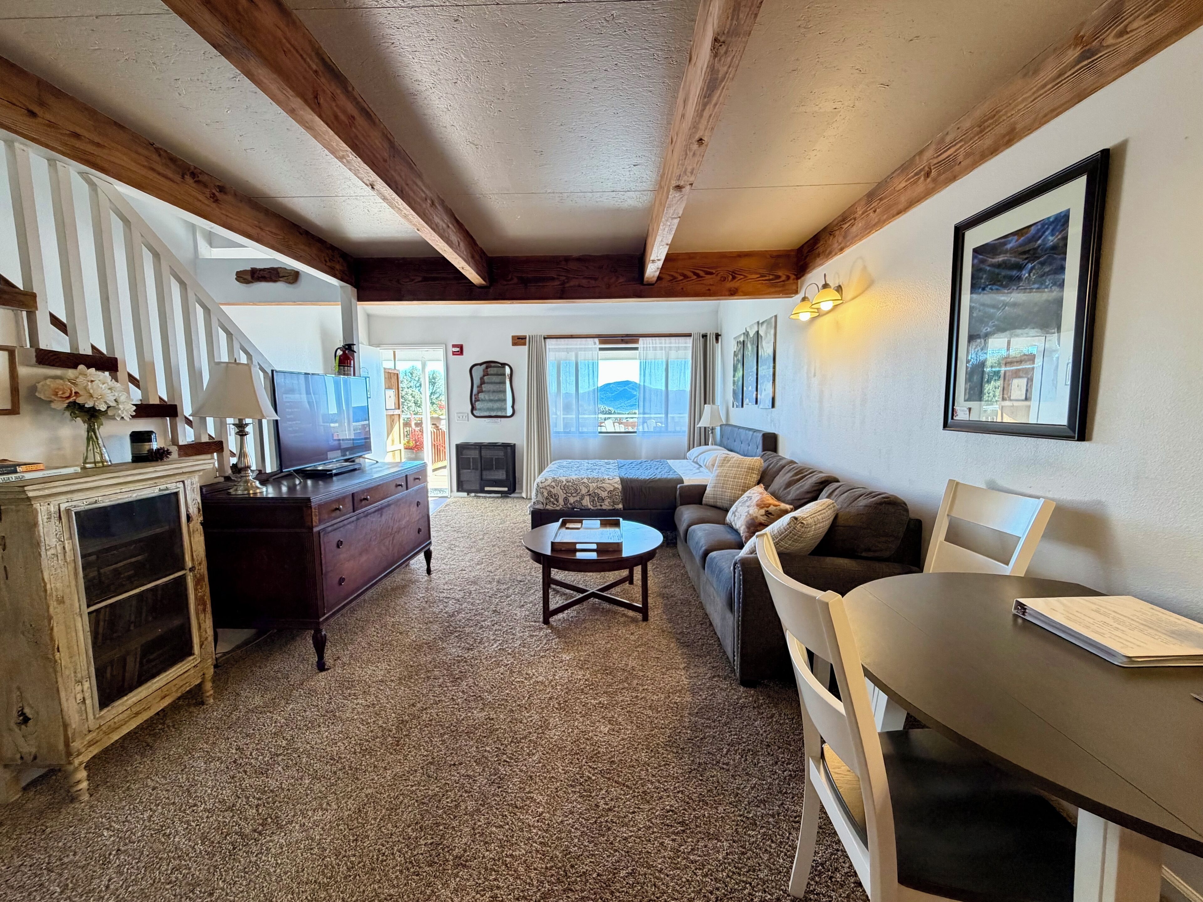 Smart TV, DVD player, video library