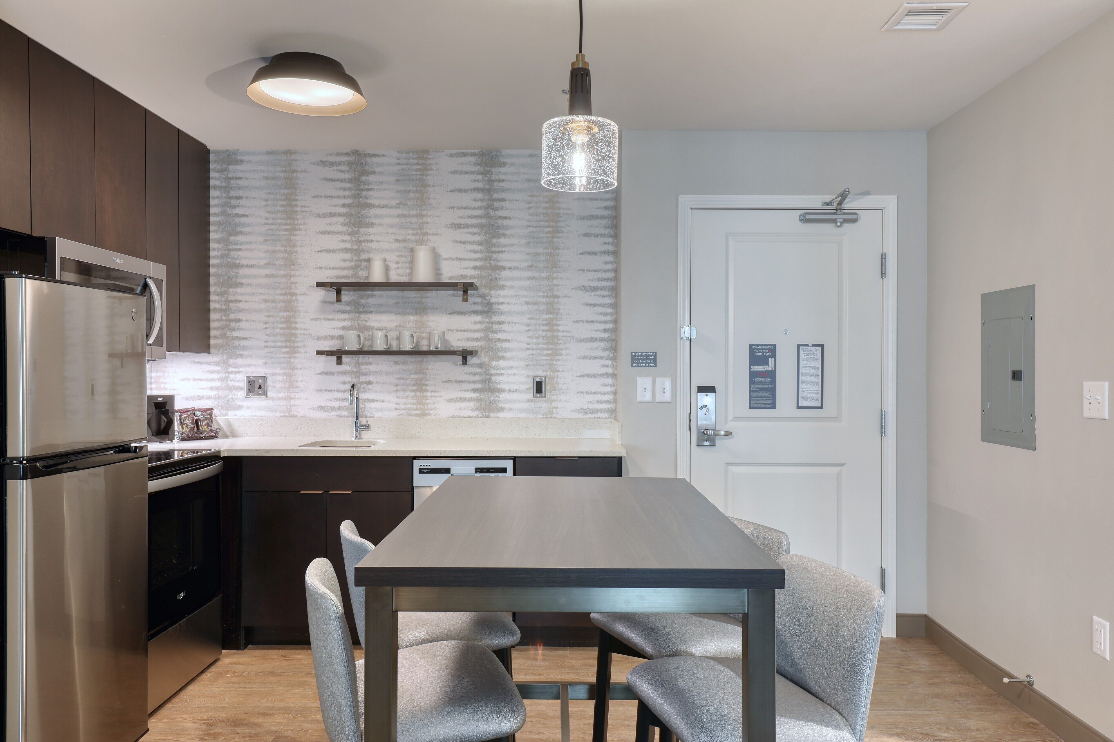 suite, 2 bedrooms | living room | 42-inch flat-screen tv with cable channels, tv