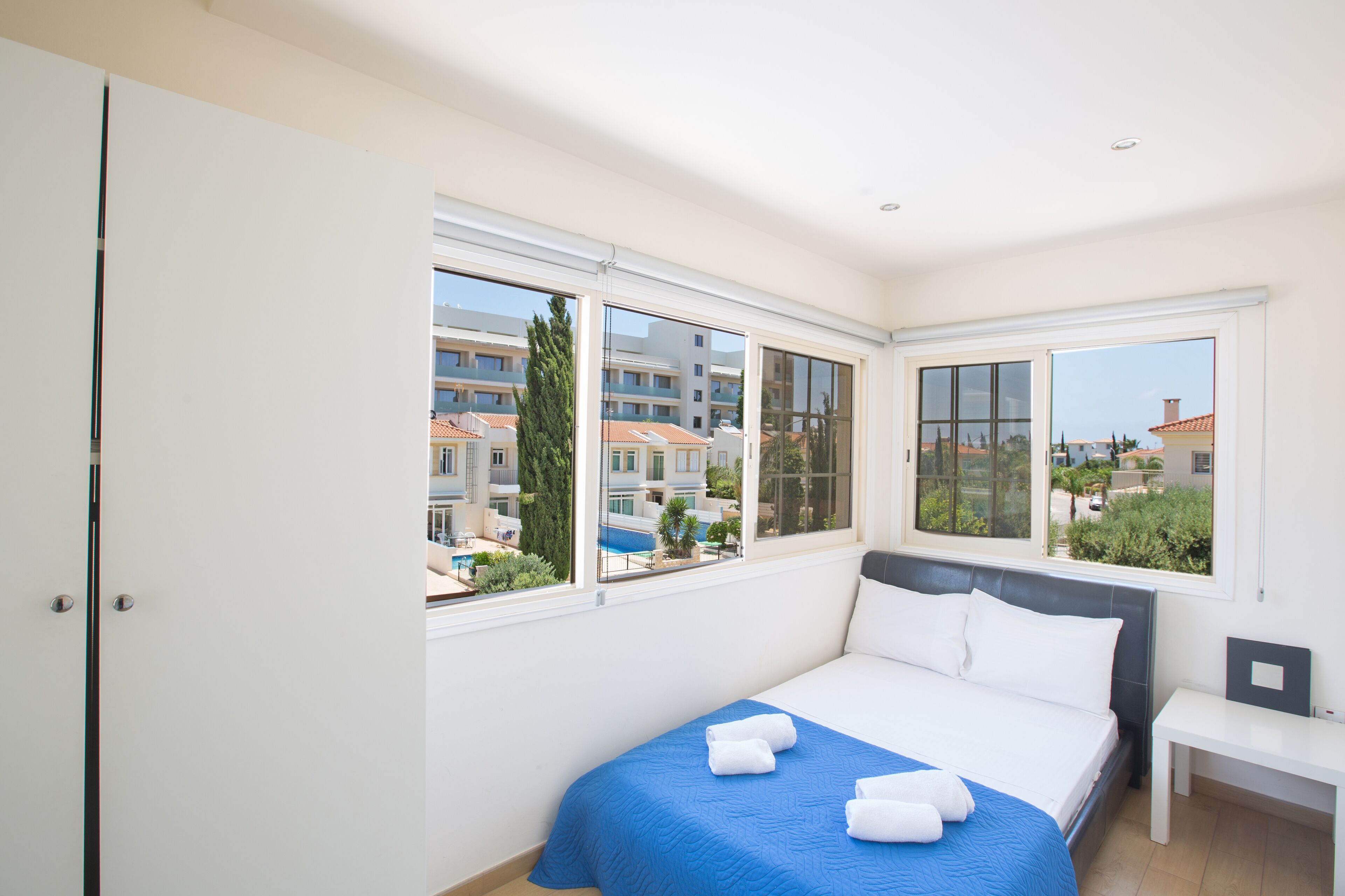 4 soverom, safe på rommet, strykejern/-brett og reiseseng for barn