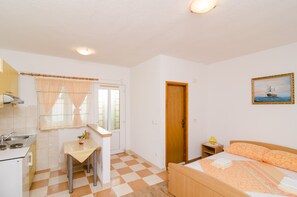 Accès Internet, draps fournis