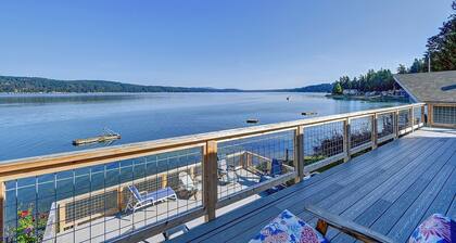 Hood Canal waterfront five bedrooms hottub watercrafts boat launch Olympic view