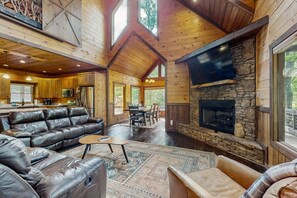 TV, fireplace