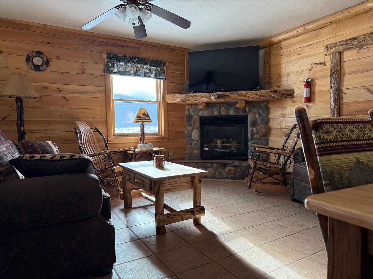 Télévision, cheminée