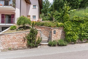 Property grounds - Cozy Apartment "Casa Weekend" with Lake and Mountain Views and Wi-Fi (Novella)