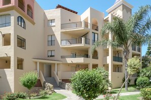 Exterior - Holiday Apartment "Jardines de Zahara" with Pool, Balcony, Mountain and Sea View (Zahara de los Atunes)
