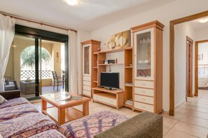 2 bedrooms, iron/ironing board, free WiFi, bed sheets - Holiday Apartment "Jardines de Zahara" with Pool, Balcony, Mountain and Sea View (Zahara de los Atunes)