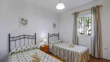 2 soverom, strykejern/-brett, wi-fi (inkludert) og sengetøy