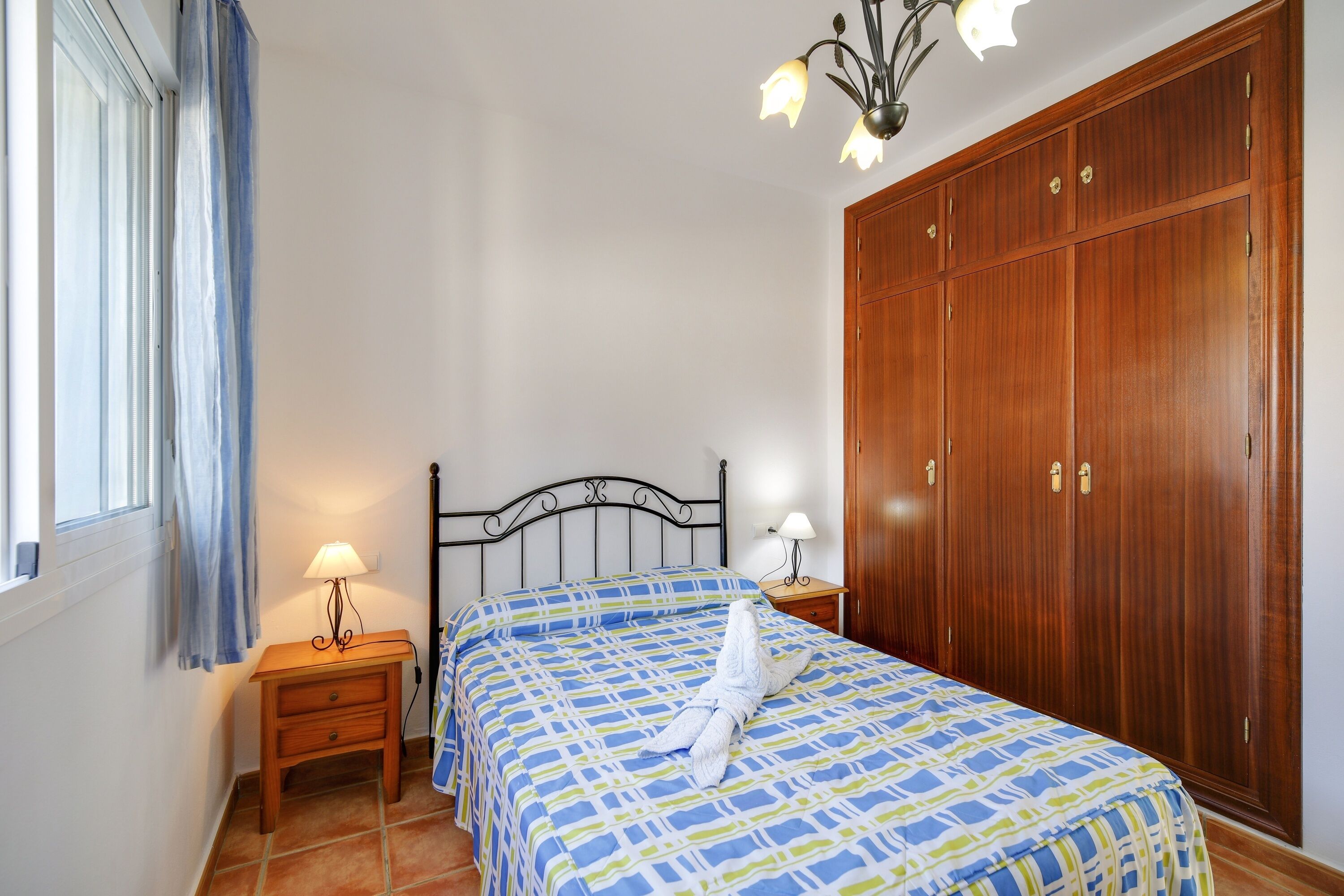 1 dormitorio, tabla de planchar con plancha, wifi gratis y ropa de cama