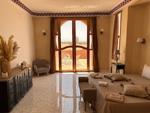 18 bedrooms, iron/ironing board, free WiFi, bed sheets