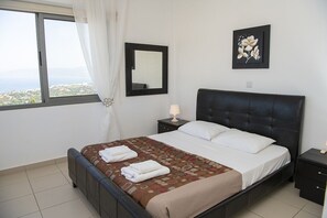 3 Schlafzimmer, Zimmersafe, Bügeleisen/Bügelbrett, Reisekinderbett