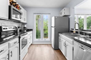 Kühlschrank, Mikrowelle, Geschirrspüler