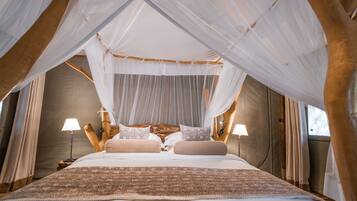 Egyptian cotton sheets, premium bedding, pillow-top beds, minibar