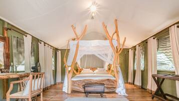 Egyptian cotton sheets, premium bedding, pillow-top beds, minibar