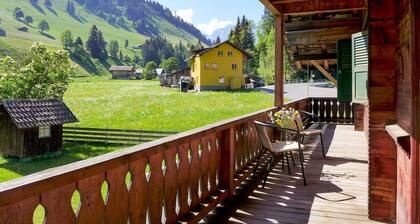 Lovely apartment for 8 guests with WIFI, TV, balcony and panoramic view