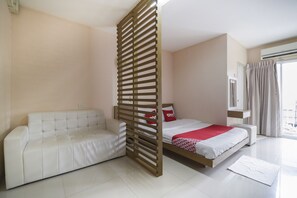 Desk, free WiFi, bed sheets