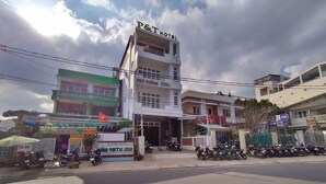 Unclassified image, 4 of 23, button - OYO 894 Phu Tuong Hotel (Xuan Huong - Da Lat)