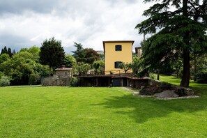 Exterior - Beautiful  villa for 6 guests with A/C, WIFI, TV and panoramic view (Cortona)