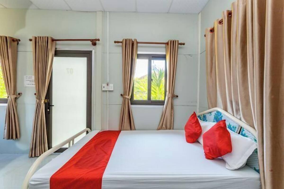 Minibar, bàn, truy cập Internet không dây miễn phí, bộ trải giường 