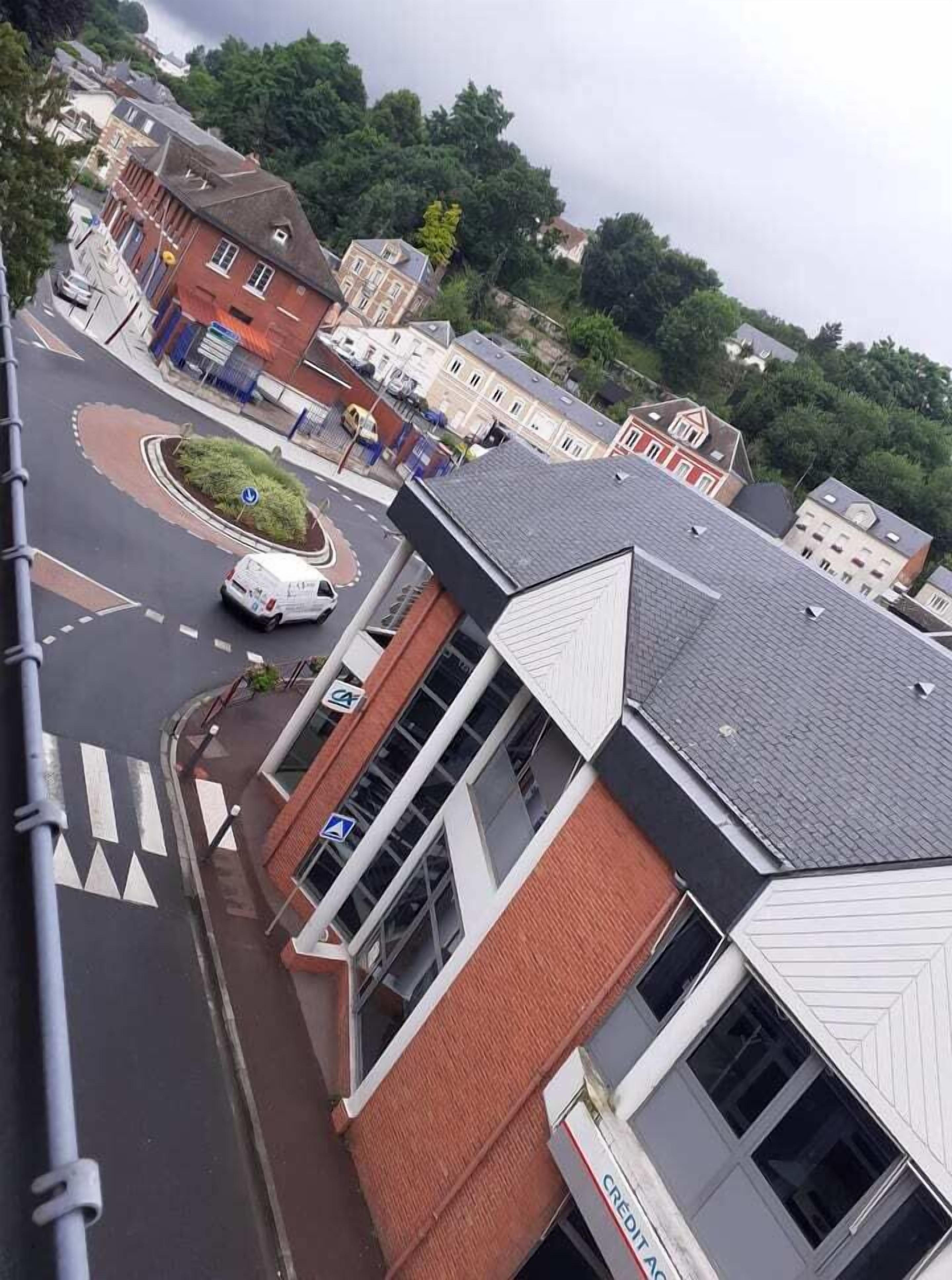 Deluxe Room | Individually decorated, individually furnished, desk, laptop workspace