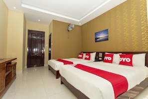 Superior Family Room | Hypo-allergenic bedding, desk, free WiFi, bed sheets