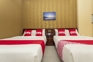 Quarto família (Superior) | Roupas de cama antialérgicas, escrivaninha, Wi-Fi de cortesia
