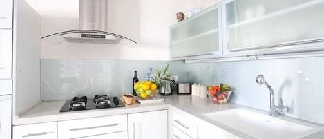 Fridge, microwave, oven, stovetop