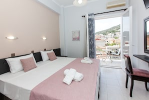 Double or Twin Room | Free WiFi, bed sheets - Hotel Electra (Nafplio)