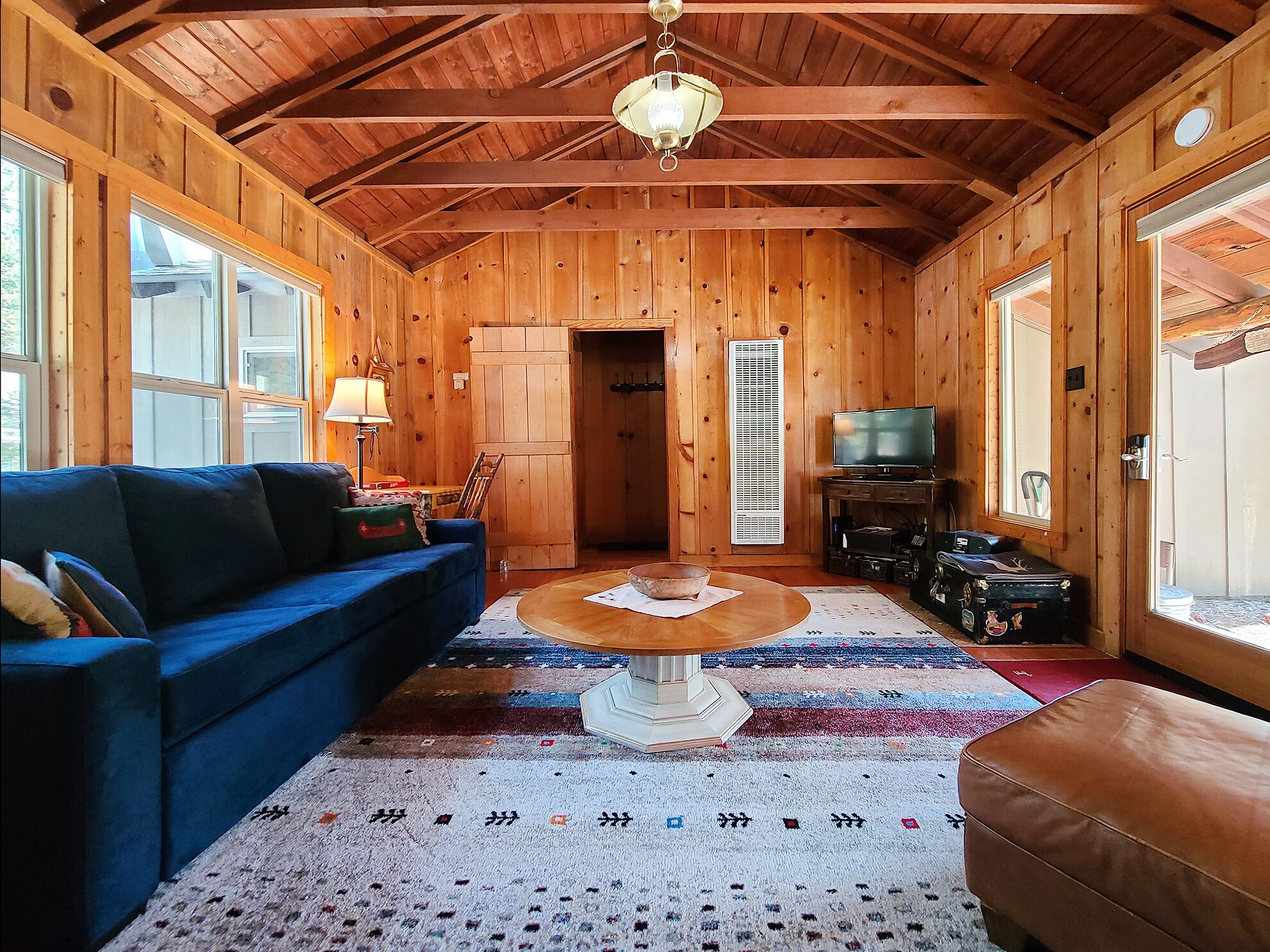 Cabin Fever - 1 bed, 1 bath * fireplace