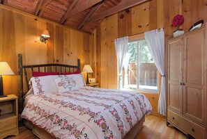 1 slaapkamer, een strijkplank/strijkijzer, wifi, beddengoed