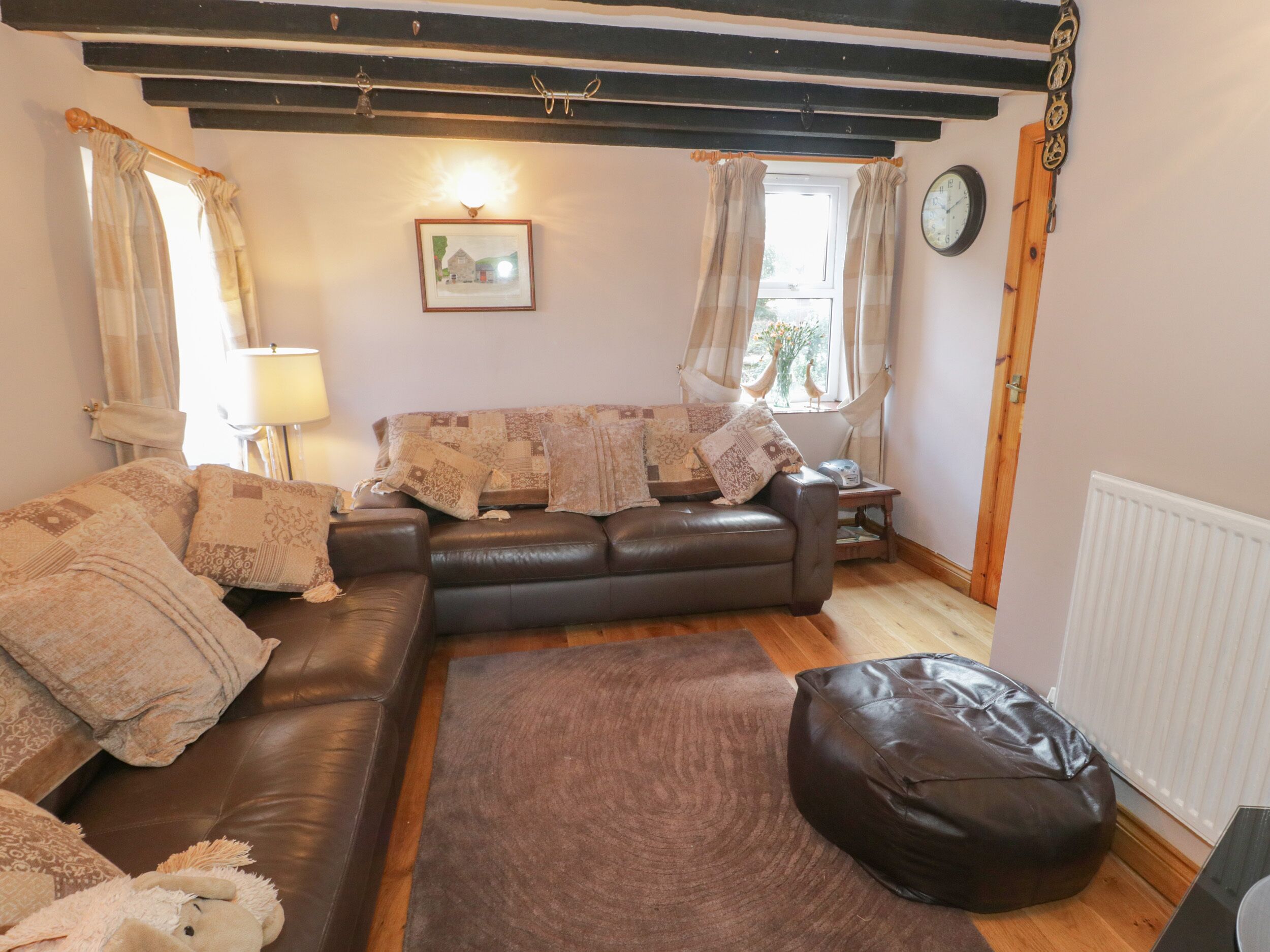YSGUBOR NEWYDD, family friendly, with a garden in Conwy