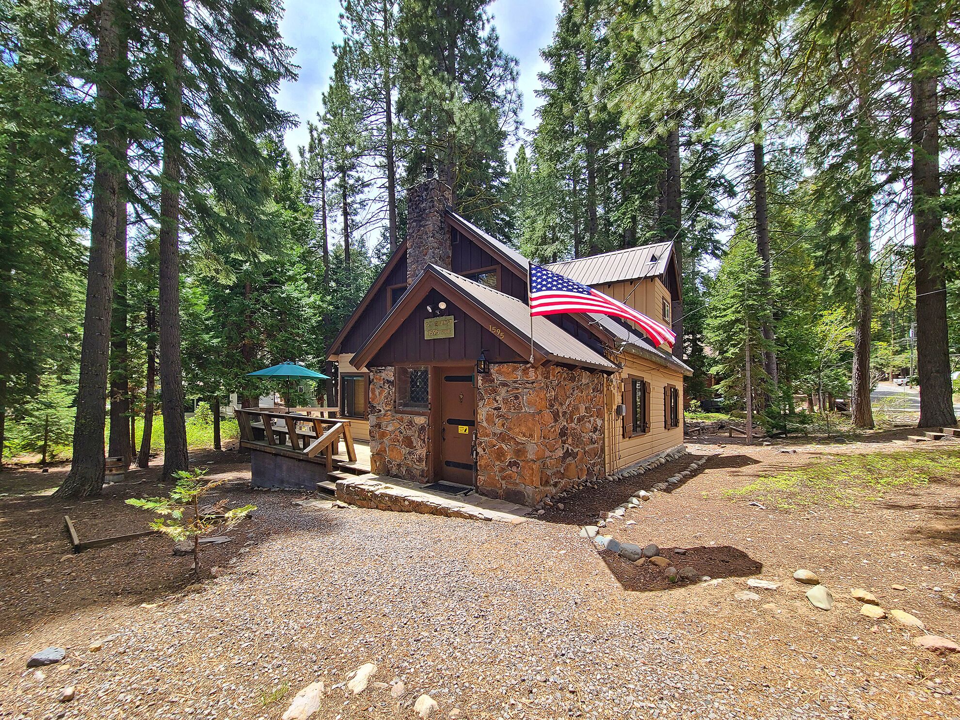 Quandt Cabin - Old Tahoe Cabin - WALK TO LAKE!