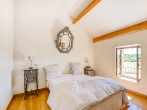 3 bedrooms, iron/ironing board, WiFi - Sauveterre Pool Escape (Sauveterre de lémance)