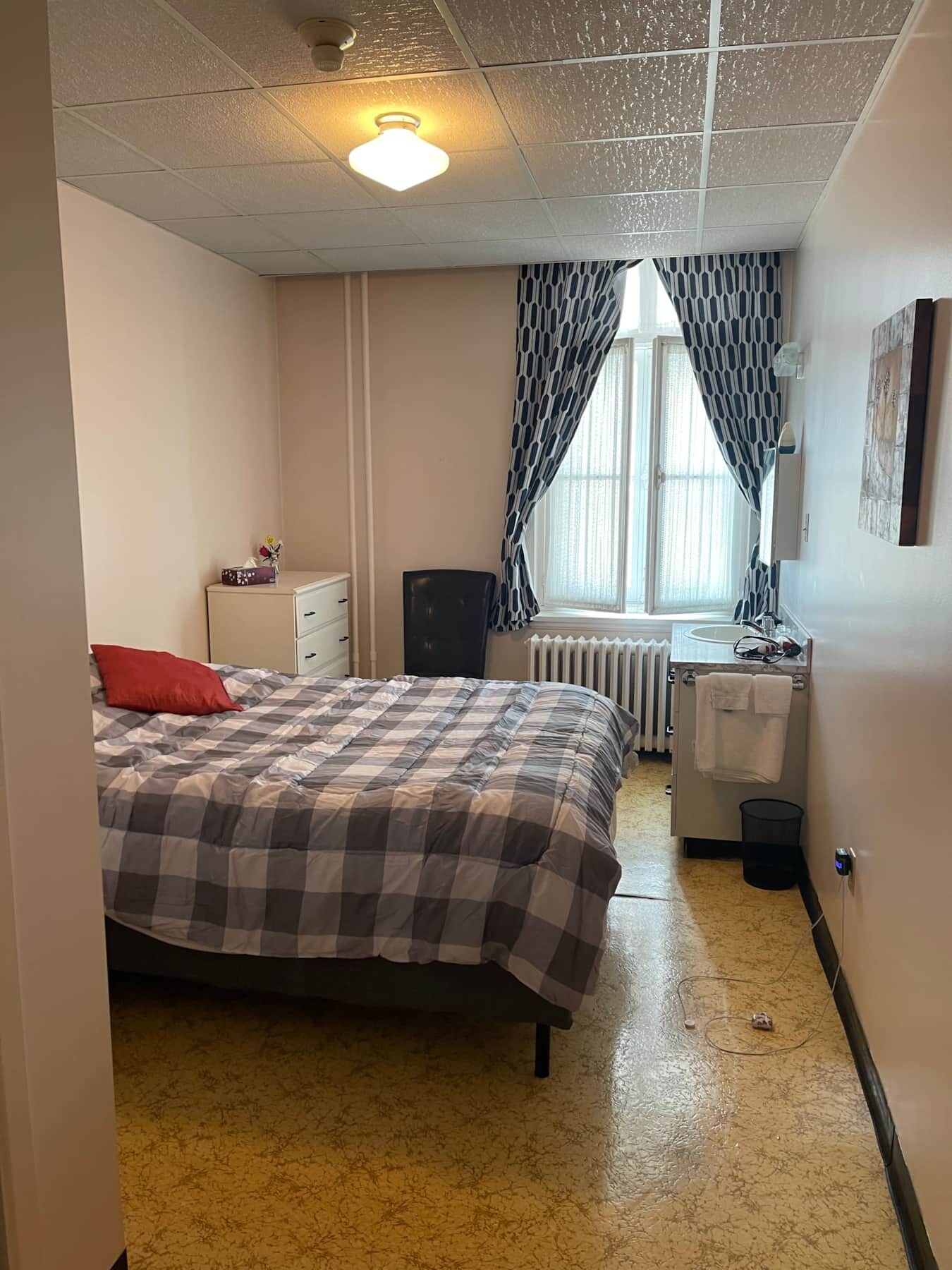 The Couvent, 203 - Queen bedroom