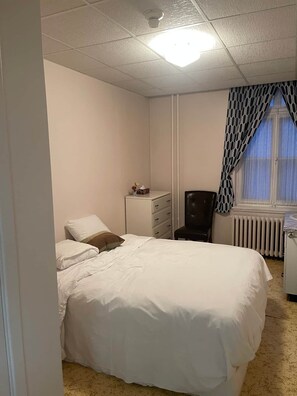 2 bedrooms, iron/ironing board, WiFi, wheelchair access