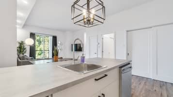 Kühlschrank, Ofen, Herdplatte, Geschirrspüler