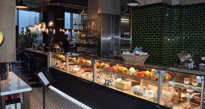 Luxury New and Spacious 3 Bedroom, 2 Bathroom, Riverside Apt, Canary Wharf, E14