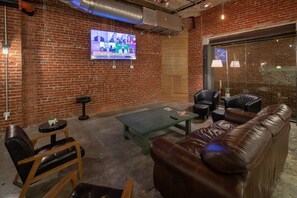 Interior - Sosuite | 3BR Loft w Gym, Lounge, Shared Laundry (Philadelphia)