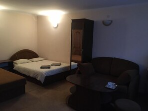 8 室のベッドルーム、WiFi