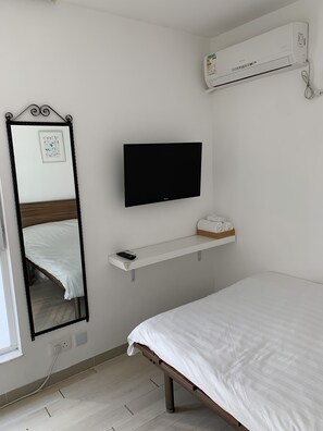 ベーシック 4 人部屋 2 ベッドルーム 禁煙 マウンテンビュー | 遮光カーテン、アイロン / アイロン台、WiFi (無料)、ベッドシーツ