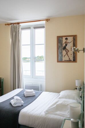 高級寢具、書桌、遮光窗簾/窗簾、隔音