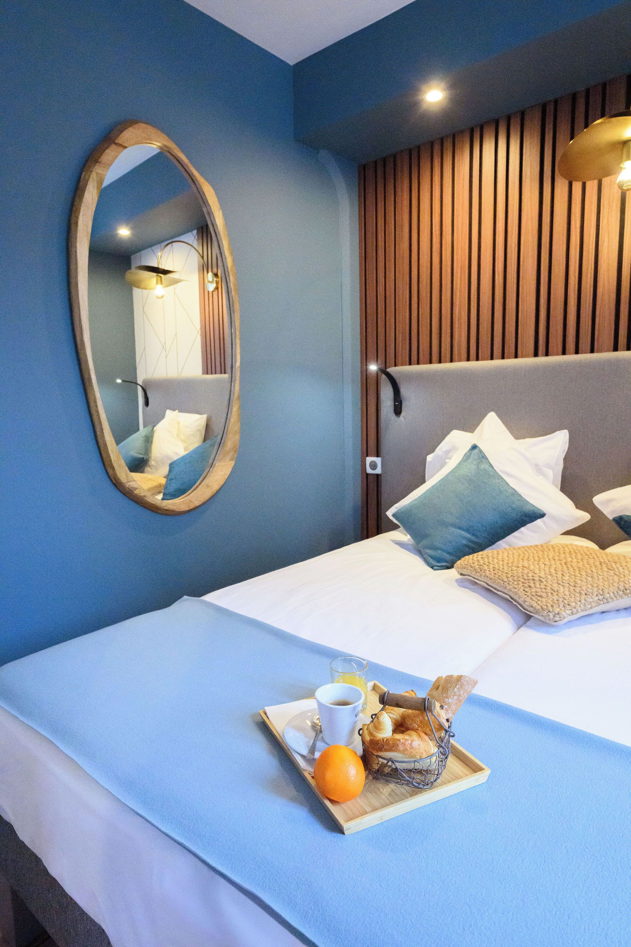 Signature tweepersoonskamer, 1 tweepersoonsbed of 2 eenpersoonsbedden | Luxe beddengoed, individueel gedecoreerd, individueel gemeubileerd