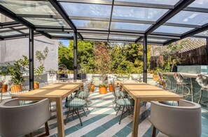 Outdoor dining - Miravalle I 1 BDR Next to Parque Mexico in Condeza (Mexico City)