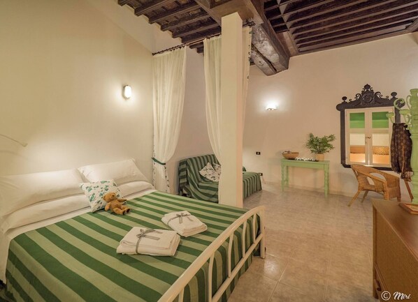 1 bedroom, free WiFi, bed sheets