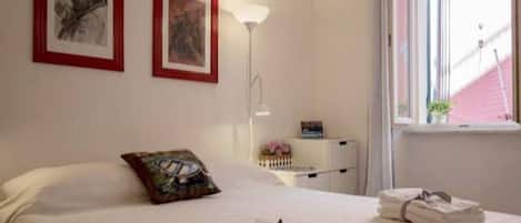 2 habitaciones, cuna de viaje, wifi gratis y ropa de cama