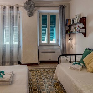 2 多间卧室、免费 WiFi、床单