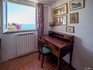Interior - Refilea Sea View Tower with Views (Vernazza)